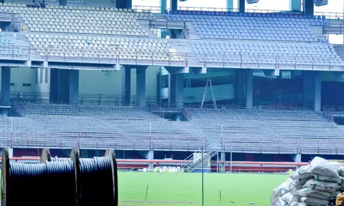 വിവാദം കത്തുമ്പോൾ ‘കളി’ പുറത്താകുമോ? വിവാദം കത്തുമ്പോൾ ‘കളി’ പുറത്താകുമോ?