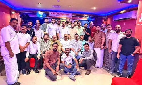 ഒ.​ഐ.​സി.​സി ഇ​ൻ​കാ​സ് തൃ​ശൂ​ർ ജി​ല്ല ക​മ്മി​റ്റി സ്വീ​ക​ര​ണം ന​ൽ​കി