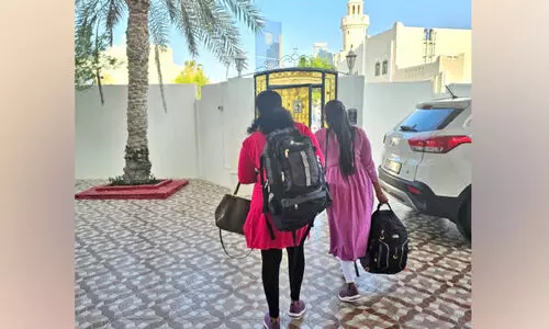 ജോ​ലി വാ​ഗ്ദാ​ന ത​ട്ടി​പ്പ്: യു​വ​തി​ക​ളെ തി​രി​ച്ച​യ​ച്ചു