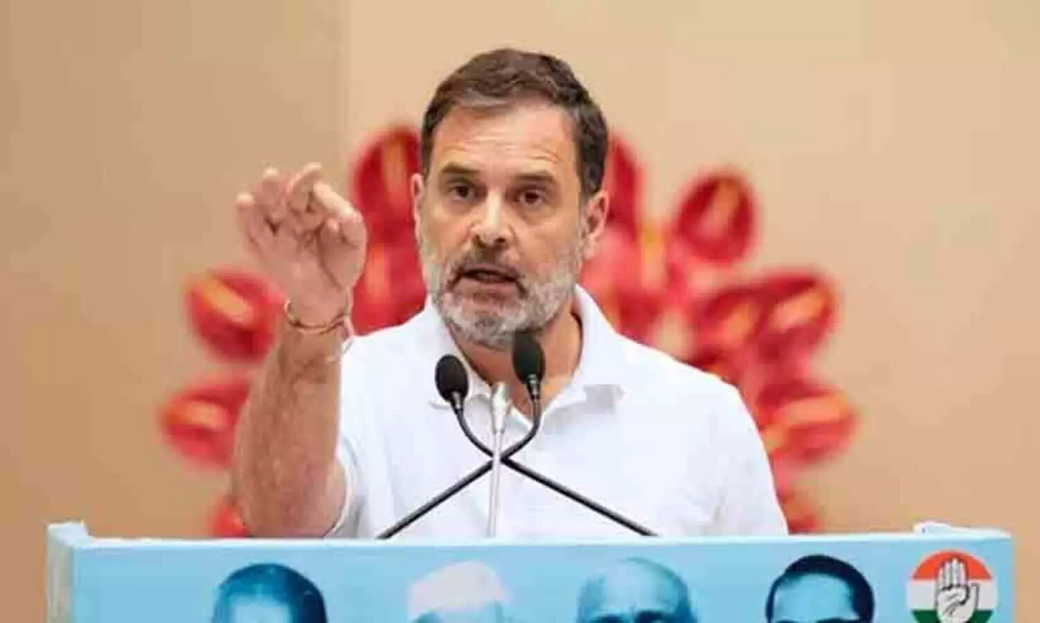 ‘വോട്ട് നൽകാമെന്ന് പറഞ്ഞാൽ മോദി ഭരതനാട്യം കളിക്കും, ഭക്തർ മലിന ജലത്തിൽ മുങ്ങുമ്പോൾ മോദി നാടകം നടത്തുന്നു’ ബിഹാറിൽ മോദി​യെ കടന്നാക്രമിച്ച് രാഹുൽ ഗാന്ധി