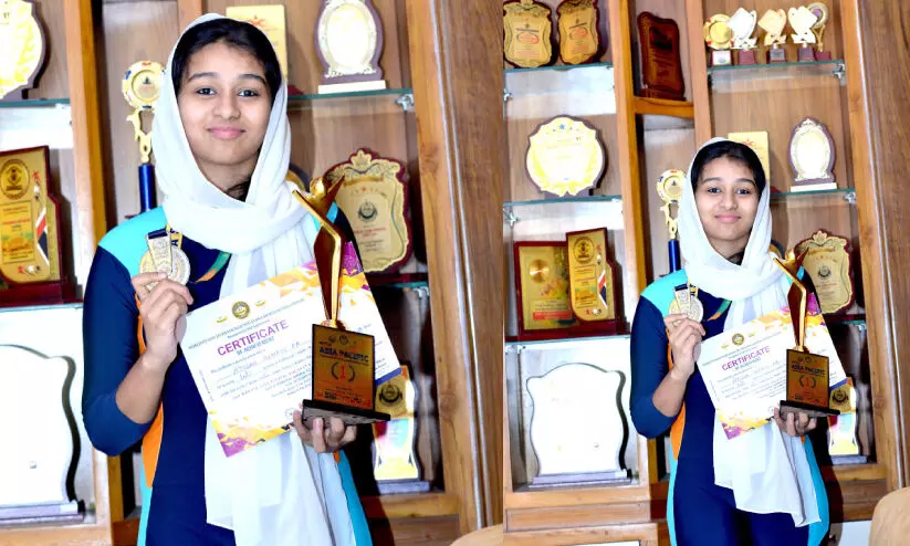 ആ ചോദ്യം ജീവിതം മാറ്റിമറിച്ചു; യോഗയിൽ സ്വർണ നേട്ടവുമായി ആയിഷ   അൽമാസ് ആ ചോദ്യം ജീവിതം മാറ്റിമറിച്ചു; യോഗയിൽ സ്വർണ നേട്ടവുമായി ആയിഷ   അൽമാസ്