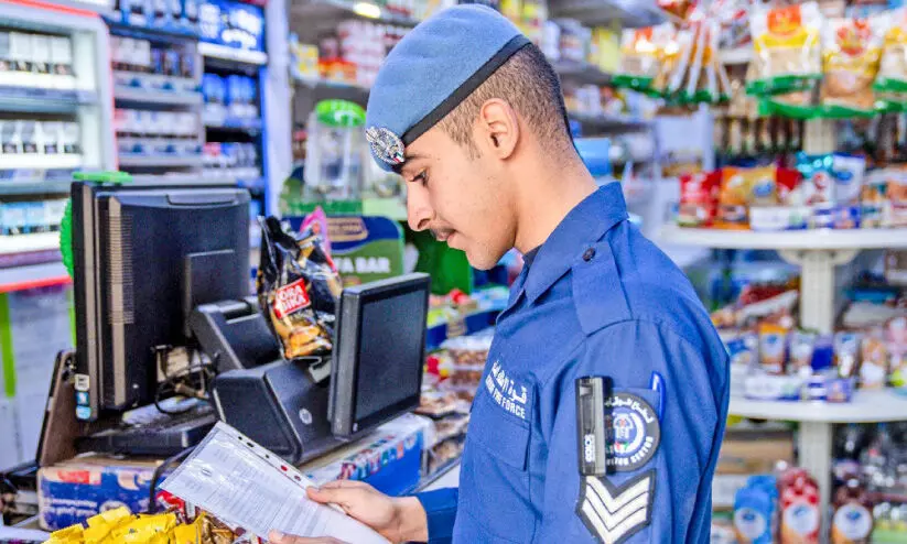 മഹ്ബൂലയിൽ ഫയർഫോഴ്സ് കർശന പരിശോധന മഹ്ബൂലയിൽ ഫയർഫോഴ്സ് കർശന പരിശോധന