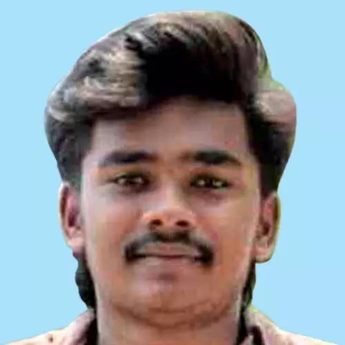 പു​ഴ​യി​ൽ കു​ളി​ക്കു​ന്ന​തി​നി​ടെ ഒ​ഴു​ക്കി​ൽ​പെ​ട്ട് ഡി​ഗ്രി വി​ദ്യാ​ർ​ഥി മ​രി​ച്ചു