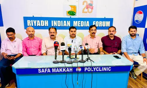 മു​ഖ്യ​മ​ന്ത്രി​യെ കേ​ൾ​ക്കാ​ൻ തൊ​ഴി​ലാ​ളി​ക​ളെ കൂ​ലി കൊ​ടു​ത്ത് എ​ത്തി​ക്കു​ന്നു - അ​ഡ്വ. അ​ബ്ദു​ൽ റ​ഷീ​ദ്