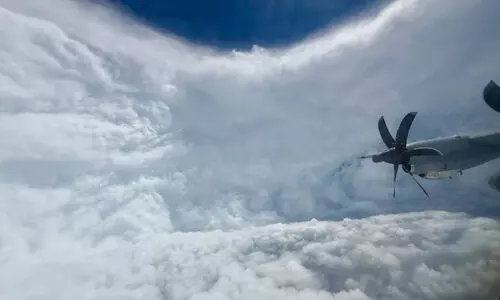 മെലിസ ചുഴലിക്കാറ്റിന്‍റെ ദൃശ്യങ്ങൾ ഉള്ളിൽക്കടന്ന് ചിത്രീകരിച്ച് യു.എസ് എയർക്രാഫ്റ്റ്