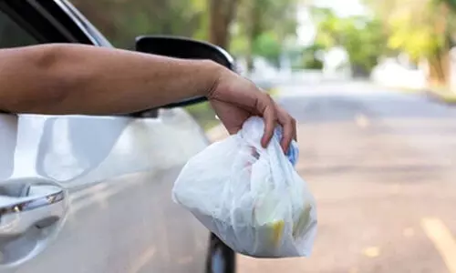 മാലിന്യം വലിച്ചെറിയേണ്ട; തിരിച്ച് വീട്ടിലെത്തും, കർശന നടപടികളുമായി ബി.എസ്.ഡബ്ല്യു.എം.എൽ മാലിന്യം വലിച്ചെറിയേണ്ട; തിരിച്ച് വീട്ടിലെത്തും, കർശന നടപടികളുമായി ബി.എസ്.ഡബ്ല്യു.എം.എൽ
