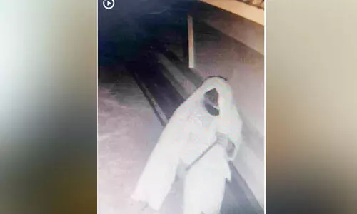 മ​യു​രേ​ശ്വ​ര​പു​രം ക്ഷേ​ത്ര​ഭ​ണ്ഡാ​ര​ങ്ങ​ൾ ക​വ​ർ​ന്നു