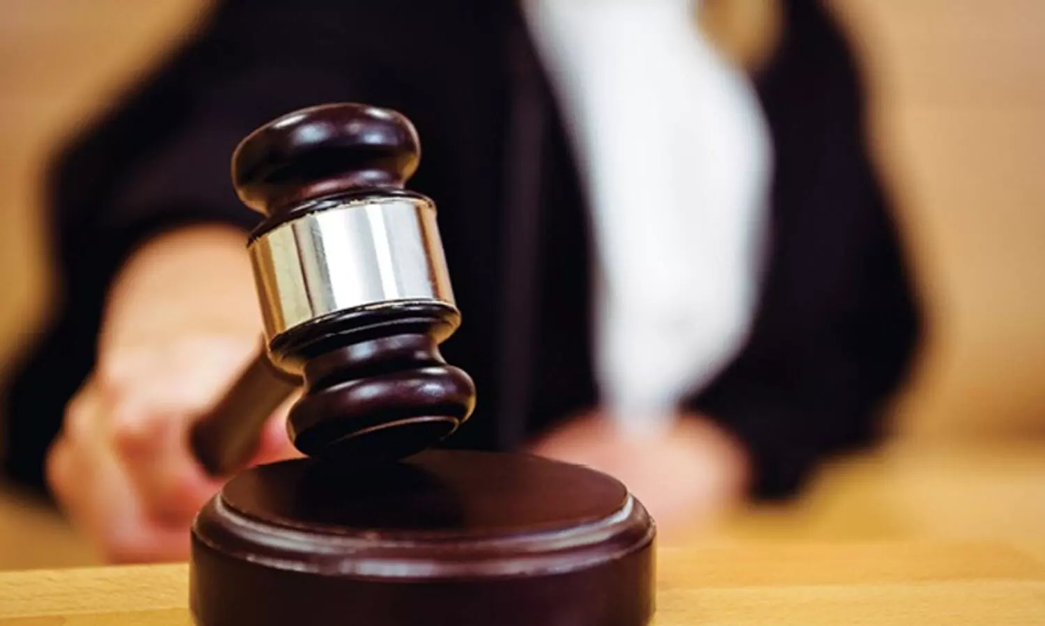 വി​ശ്വാ​സ വ​ഞ്ച​ന; 14 ല​ക്ഷം തി​രി​കെ ന​ല്‍കാ​നു​ള്ള ഉ​ത്ത​ര​വ് ശ​രി​വെ​ച്ചു