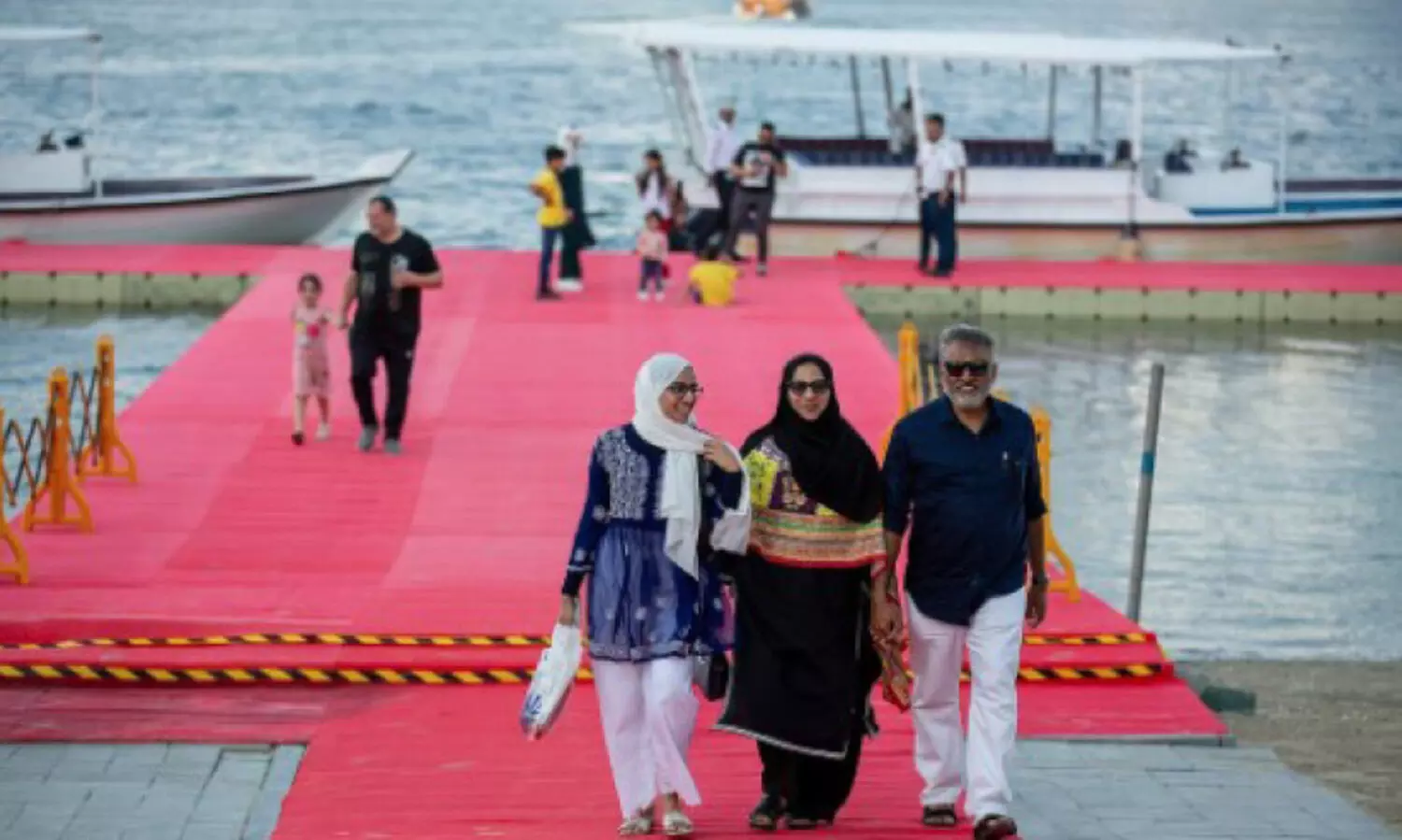 ഷാ​ർ​ജ പു​സ്ത​കോ​ത്സ​വ വേ​ദി​യി​ലേ​ക്ക്​​ സൗ​ജ​ന്യ ബ​സ്, ബോ​ട്ട്​ സ​ർ​വി​സ്​