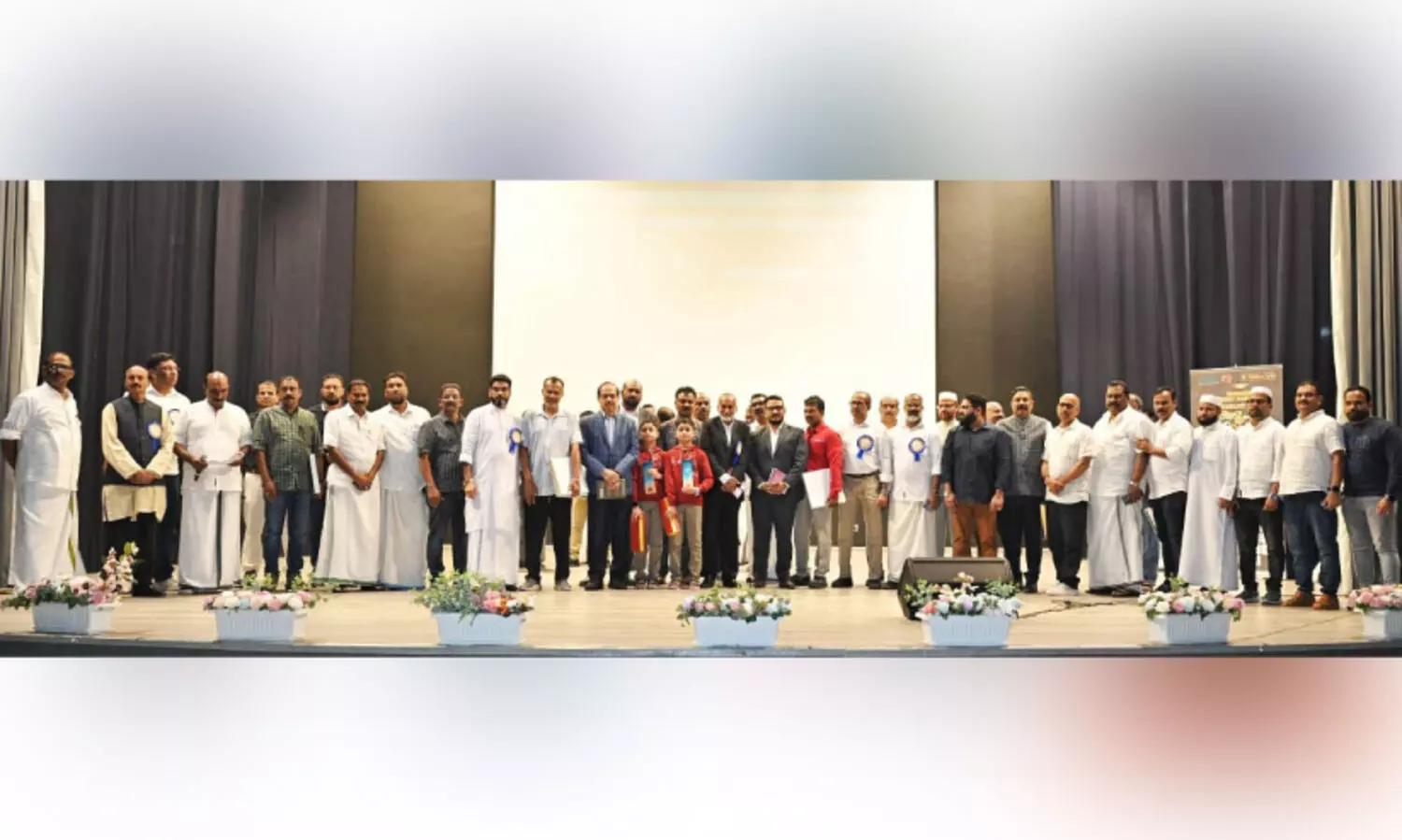 സു​വ​ര്‍ണ ജൂ​ബി​ലി ആ​ഘോ​ഷ​വും കു​ടും​ബ​സം​ഗ​മ​വും