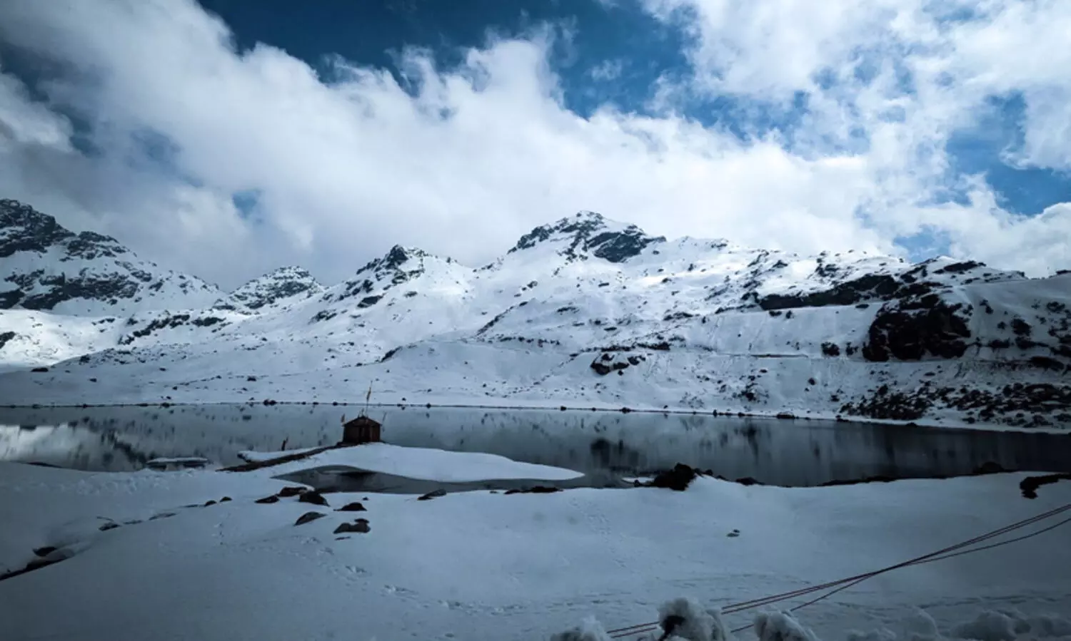 വരൂ, ശുദ്ധവായുവും പ്രകൃതിസൗന്ദര്യവും ഒന്നിക്കുന്ന ഈ ഹിൽസ്റ്റേഷനുകളിലേക്ക് യാത്ര പോകാം...