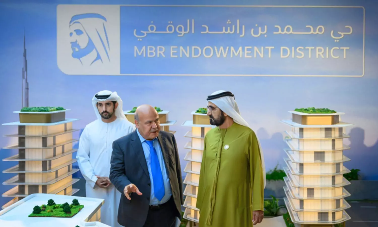 Sheikh Mohammed bin Rashid Al Maktoum inspects the outline of the MBR Endowment District Project