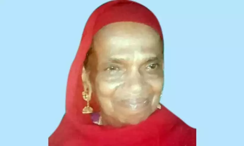 ഫാൻ കത്തിവീണ് പൊള്ളലേറ്റ് വീട്ടമ്മ മരിച്ചു; പക്ഷാഘാതം ബാധിച്ചതിനാൽ രക്ഷപ്പെടാൻ കഴിഞ്ഞില്ല