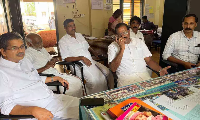 കൊട്ടോടി ഗവ. ഹയർസെക്കൻഡറി സ്കൂളിൽ മഞ്ഞപ്പിത്തം; അടിയന്തര യോഗം ചേർന്നു കൊട്ടോടി ഗവ. ഹയർസെക്കൻഡറി സ്കൂളിൽ മഞ്ഞപ്പിത്തം; അടിയന്തര യോഗം ചേർന്നു