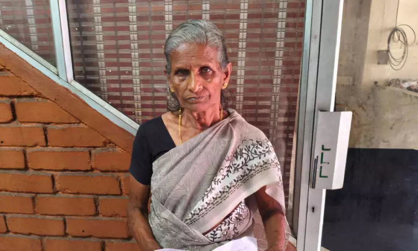 ഒന്നരവർഷമായി പെന്‍ഷനില്ല; അർബുദ രോഗിയായ വയോധികക്ക്​​ ദുരിതപർവം