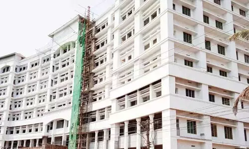 ജില്ല കോടതിയിൽ ലിഫ്റ്റ് താഴേക്ക് പതിച്ച് മൂന്ന് അഭിഭാഷകർക്ക് പരിക്ക്