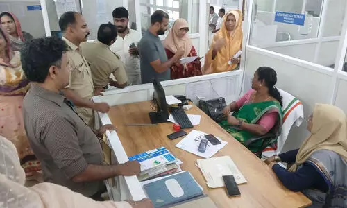 21 ഡിവിഷനുകളിൽ ക്രമക്കേട്; കൊടുവള്ളി നഗരസഭയിൽ കൂട്ടത്തോടെ വോട്ടുതള്ളൽ 21 ഡിവിഷനുകളിൽ ക്രമക്കേട്; കൊടുവള്ളി നഗരസഭയിൽ കൂട്ടത്തോടെ വോട്ടുതള്ളൽ