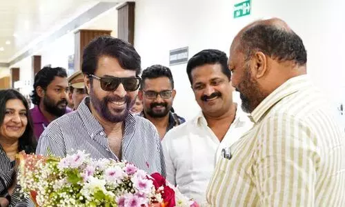 എട്ടുമാസത്തെ ഇടവേളക്ക് ശേഷം മമ്മൂട്ടി കൊച്ചിയിൽ; മഹാനടന് തളിപ്പറമ്പ് രാജരാജേശ്വര ക്ഷേത്രത്തിൽ പൊന്നിൻകുടം വഴിപാട് നടത്തി ആരാധകൻ