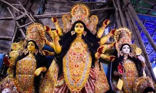 Artisans,Clay,Tradition,Durga Puja,Sculpture, ബംഗാൾ, കുമാർതുലി, കളിമൺശിൽപം, കൊൽകത്ത