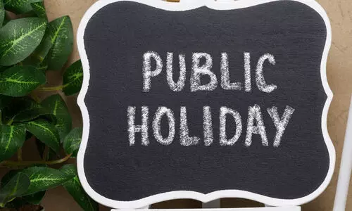 തദ്ദേശ തെരഞ്ഞെടുപ്പ് നടക്കുന്ന ഡിസംബർ 9ന് തെക്കൻ ജില്ലകളിലും 11ന് വടക്കൻ ജില്ലകളിലും പൊതു അവധി