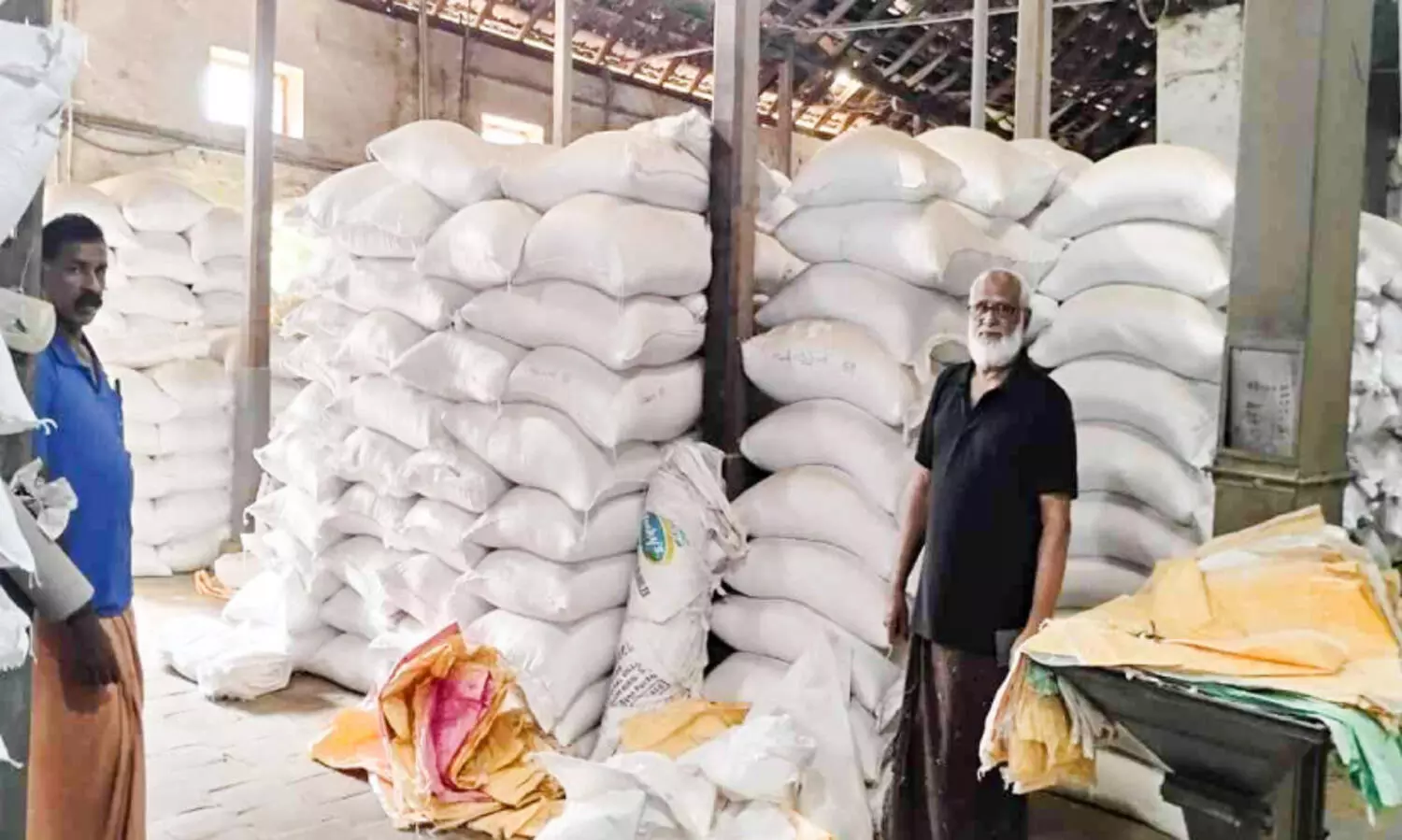 സംഭരണം വൈകുന്നു; ഉണക്കിയ നെല്ല് മില്ലിൽ കെട്ടിക്കിടക്കുന്നു