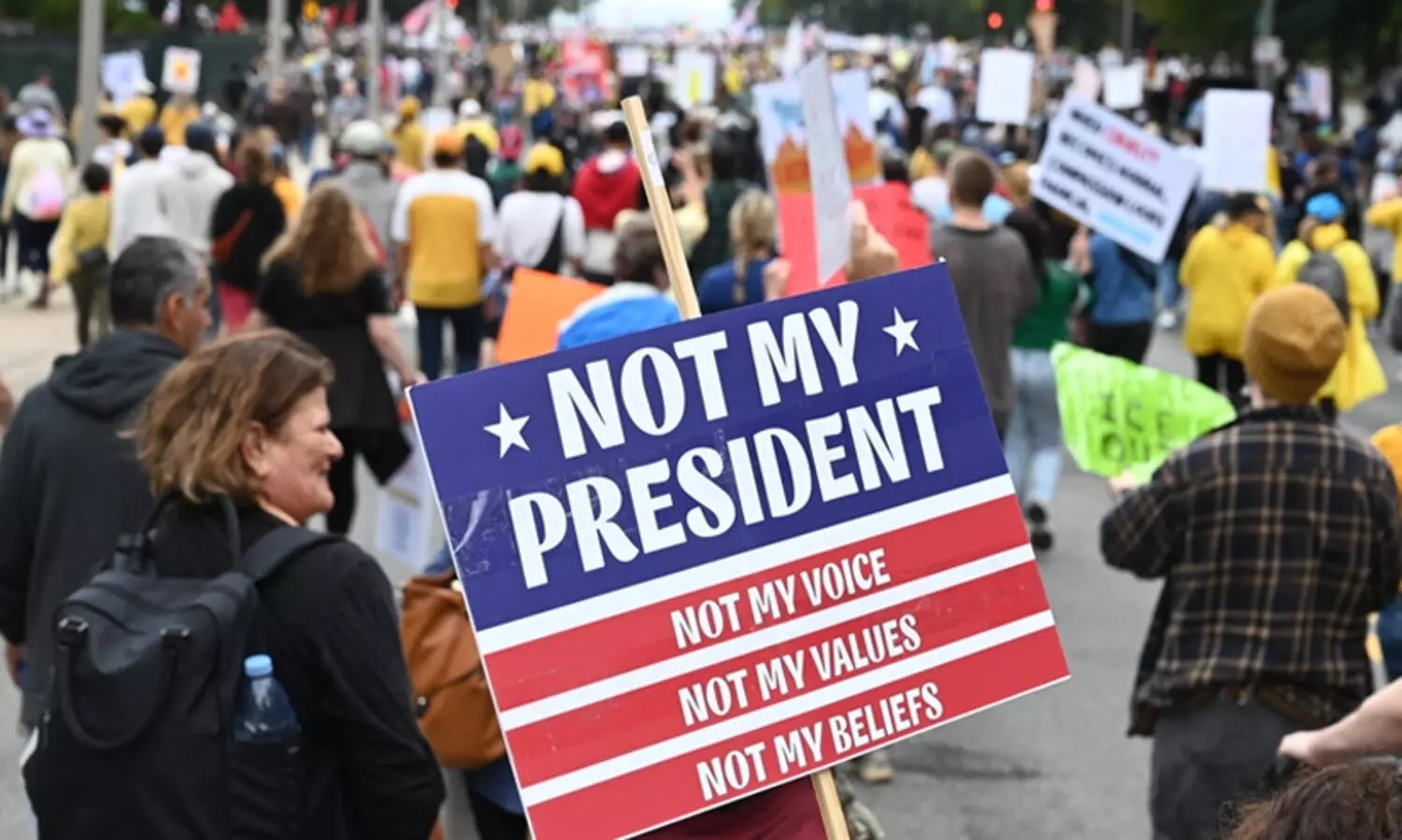 യു.എസിലെ അടച്ചുപൂട്ടലുകളുടെ ഉത്തരവാദികൾ ട്രംപും റിപ്പബ്ലിക്കൻ പാർട്ടിയുമെന്ന് അമേരിക്കക്കാർ; സർവെ റിപ്പോർട്ട്