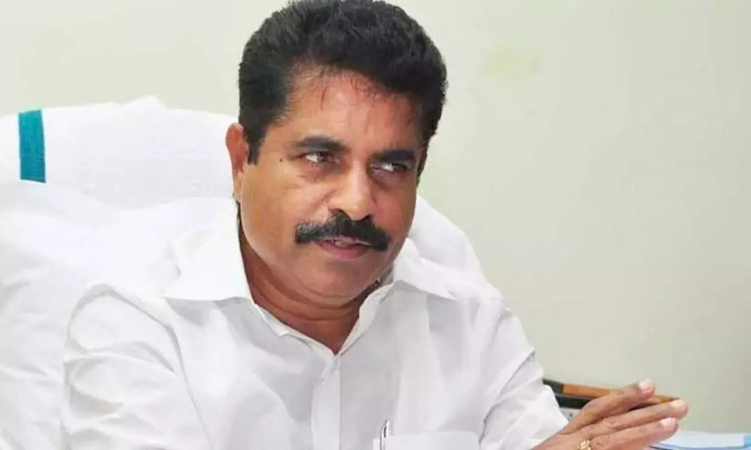 അടൂര്‍ പ്രകാശിനെ കുറ്റവിമുക്​തനാക്കിയത്​ ഹൈകോടതി ശരിവെച്ചു