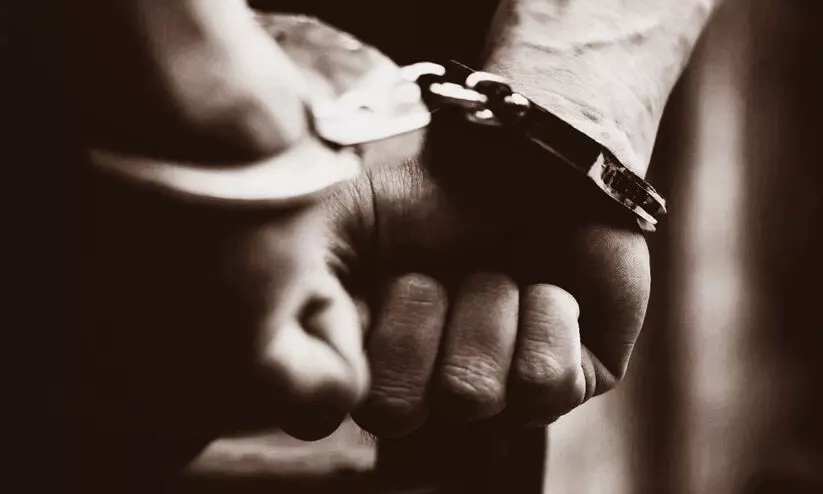 പാപ്പിനിശ്ശേരിയിൽ ആർമി ഉദ്യോഗസ്ഥന്റെ വീട് കുത്തിത്തുറന്ന് മോഷണം