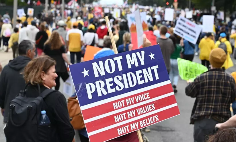 യു.എസിലെ അടച്ചുപൂട്ടലുകളുടെ ഉത്തരവാദികൾ ട്രംപും റിപ്പബ്ലിക്കൻ പാർട്ടിയുമെന്ന് അമേരിക്കക്കാർ; സർവെ റിപ്പോർട്ട് യു.എസിലെ അടച്ചുപൂട്ടലുകളുടെ ഉത്തരവാദികൾ ട്രംപും റിപ്പബ്ലിക്കൻ പാർട്ടിയുമെന്ന് അമേരിക്കക്കാർ; സർവെ റിപ്പോർട്ട്