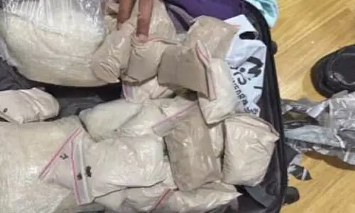 മ​ൻ​ഗ​ഫി​ൽ ല​ഹ​രി​വ​സ്തു​ക്ക​ളു​മാ​യി പ്ര​വാ​സി പി​ടി​യി​ൽ പി​ടി​ച്ചെ​ടു​ത്ത ല​ഹ​രി മ​രു​ന്നു​ക​ൾ​ക്ക് 170,000 ദീ​നാ​ർ വി​പ​ണി മൂ​ല്യം