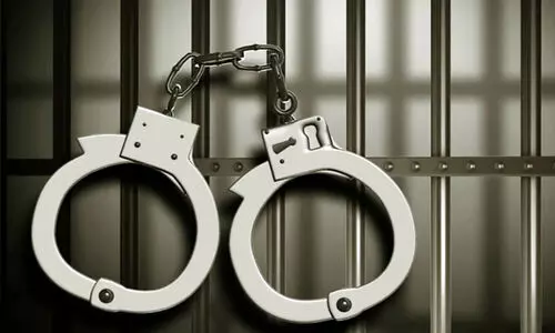 വിദ്യാർഥികളെ ഭീഷണിപ്പെടുത്തി പണം തട്ടിയയാൾ അറസ്റ്റിൽ