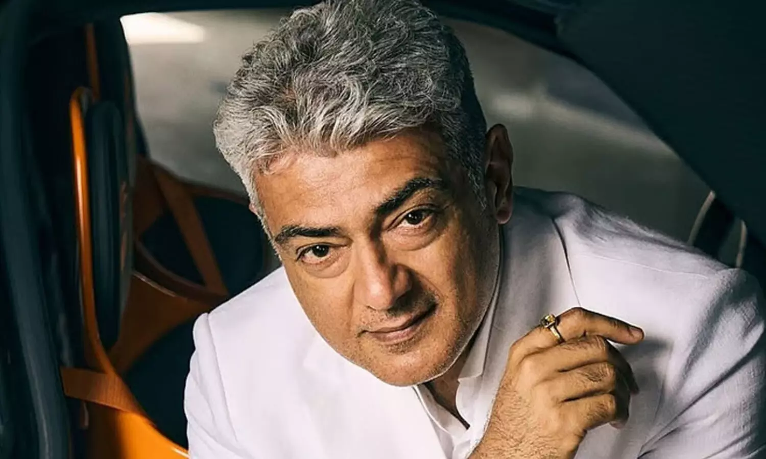 ആരാധകൻ വിരലിനിടയിൽ ബ്ലേഡ് വെച്ച് കൈ തന്നു, കൈ മുറിഞ്ഞ അനുഭവം പങ്കുവെച്ച് അജിത്