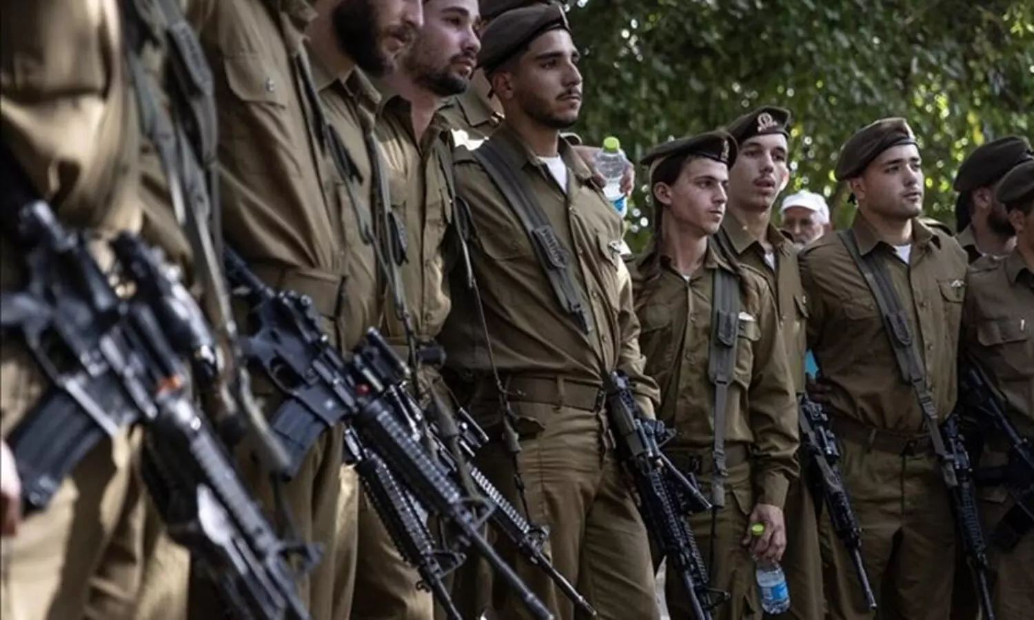 ‘ഇസ്രായേൽ സൈനികരുടെ ആത്മഹത്യ: പകരം കേരളത്തിലെ ഫാൻസിനെ റിക്രൂട്ട് ചെയ്യാൻ തയ്യാറാവുമോ? ഇത്തിരി ചോറും കിടക്കാൻ സ്ഥലവും മതി!’