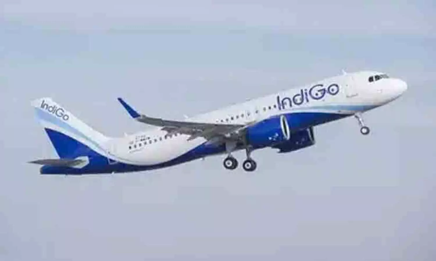 ജിദ്ദ-ഹൈദരാബാദ് ഇൻഡിഗോ വിമാനത്തിന് ബോംബ് ഭീഷണി: വിമാനം മുംബൈയിലിറക്കി