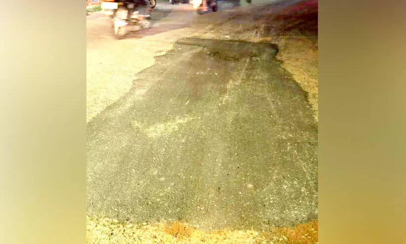 മാധ്യമം വാര്ത്ത തുണയായി; കാഞ്ഞിരംപാറ ജങ്ഷനിലെ വന് ഗര്ത്തം നികത്തി മാധ്യമം വാര്ത്ത തുണയായി; കാഞ്ഞിരംപാറ ജങ്ഷനിലെ വന് ഗര്ത്തം നികത്തി