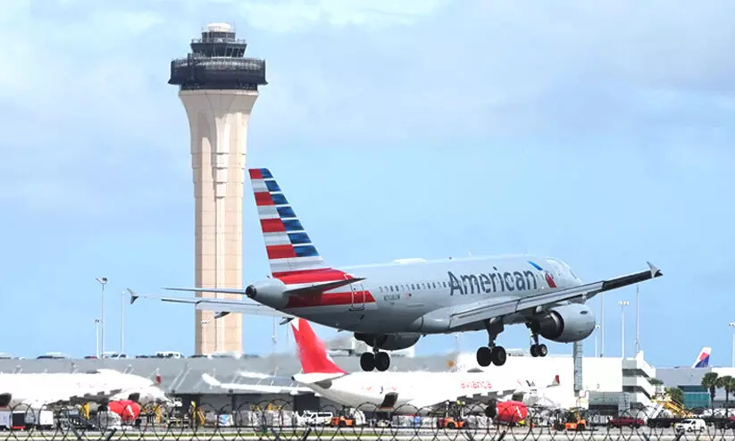 ട്രംപിന്റെ ഷട്ട്ഡൗൺ 31-ാം ദിവസത്തിലേക്ക്: യു.എസിൽ വിമാന സർവിസുകളിൽ വൻ പ്രതിസന്ധി ട്രംപിന്റെ ഷട്ട്ഡൗൺ 31-ാം ദിവസത്തിലേക്ക്: യു.എസിൽ വിമാന സർവിസുകളിൽ വൻ പ്രതിസന്ധി