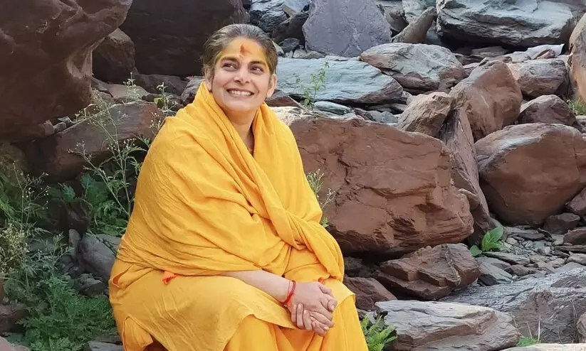 ഭക്ഷണത്തിനായി ഭിക്ഷയെടുക്കും, ജീവിതം ഗുഹയിൽ: അമ്മയുടെയും സഹോദരിയുടെയും മരണത്തിന് ശേഷം ആത്മീയ പാതയിലെത്തിയ നടിയുടെ ജീവിതം ഇങ്ങനെ... ഭക്ഷണത്തിനായി ഭിക്ഷയെടുക്കും, ജീവിതം ഗുഹയിൽ: അമ്മയുടെയും സഹോദരിയുടെയും മരണത്തിന് ശേഷം ആത്മീയ പാതയിലെത്തിയ നടിയുടെ ജീവിതം ഇങ്ങനെ...