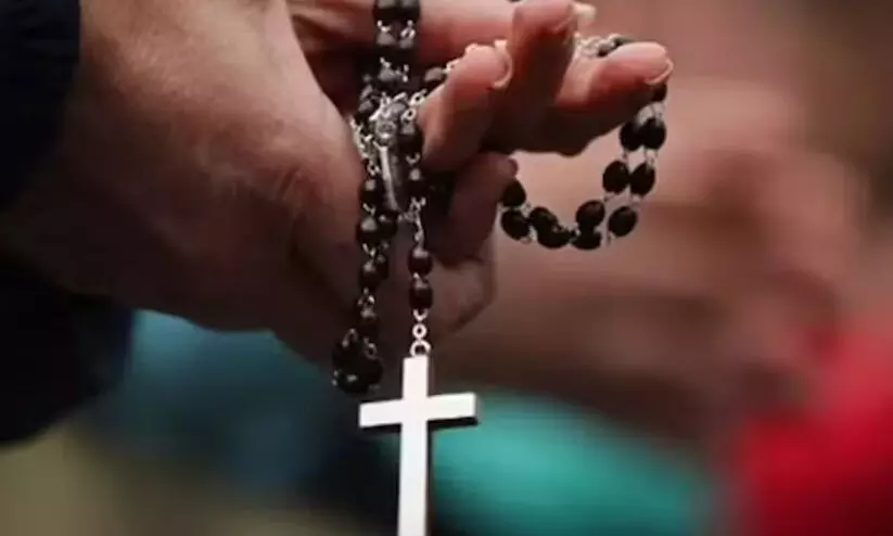 ‘പാസ്റ്റർമാർക്കും മതംമാറിയ ക്രിസ്ത്യാനികൾക്കും പ്രവേശനമില്ല’ ഛത്തീസ്ഗഢിലെ ഗ്രാമങ്ങളിൽ ബോർഡ്; നീക്കേണ്ടതില്ലെന്ന് ഹൈകോടതി