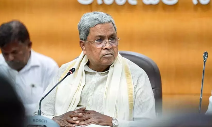 ‘ഹിന്ദിയും ഇംഗ്ളീഷും അമിത പ്രാധാന്യത്തോടെ അടിച്ചേൽപ്പിക്കുന്നത് കുട്ടികളുടെ സ്വാഭാവിക കഴിവുകളെ ഇല്ലാതാക്കുന്നു’ കേന്ദ്രത്തിന് ചിറ്റമ്മനയമെന്നും സിദ്ധരാമയ്യ ‘ഹിന്ദിയും ഇംഗ്ളീഷും അമിത പ്രാധാന്യത്തോടെ അടിച്ചേൽപ്പിക്കുന്നത് കുട്ടികളുടെ സ്വാഭാവിക കഴിവുകളെ ഇല്ലാതാക്കുന്നു’ കേന്ദ്രത്തിന് ചിറ്റമ്മനയമെന്നും സിദ്ധരാമയ്യ