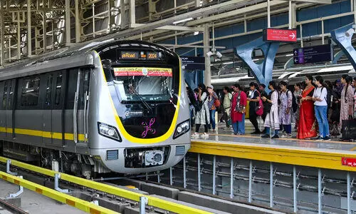 യെ​ല്ലോ ലൈ​നി​ൽ ട്രെ​യി​നു​ക​ൾ 15 മി​നി​റ്റ് ഇ​ട​വേ​ള​യി​ൽ