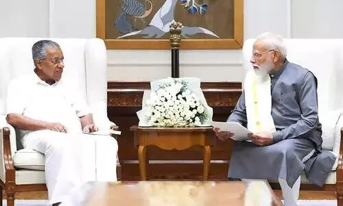 കാവിവത്കരണത്തിന്   ചുവപ്പ് പരവതാനി