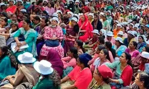 ആശമാരുടെ 266 ദിവസം നീണ്ട രാപ്പകൽ സമരം അവസാനിച്ചു