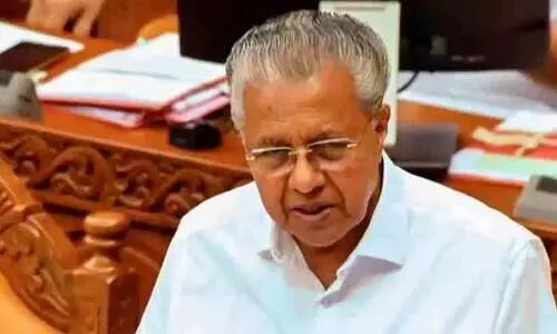 അതിദാരിദ്ര്യ മുക്ത കേരളം; ഫണ്ട് വകമാറ്റലിന് പിന്നാലെ പരിപാടിക്ക് ആളെക്കൂട്ടാൻ തദ്ദേശ സെക്രട്ടറിമാർക്ക് നോട്ടീസ്