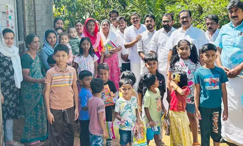 കാഞ്ഞിരപ്പള്ളി ആനിത്തോട്ടം അംഗൻവാടിയിൽ പഠനോപകരണ വിതരണം