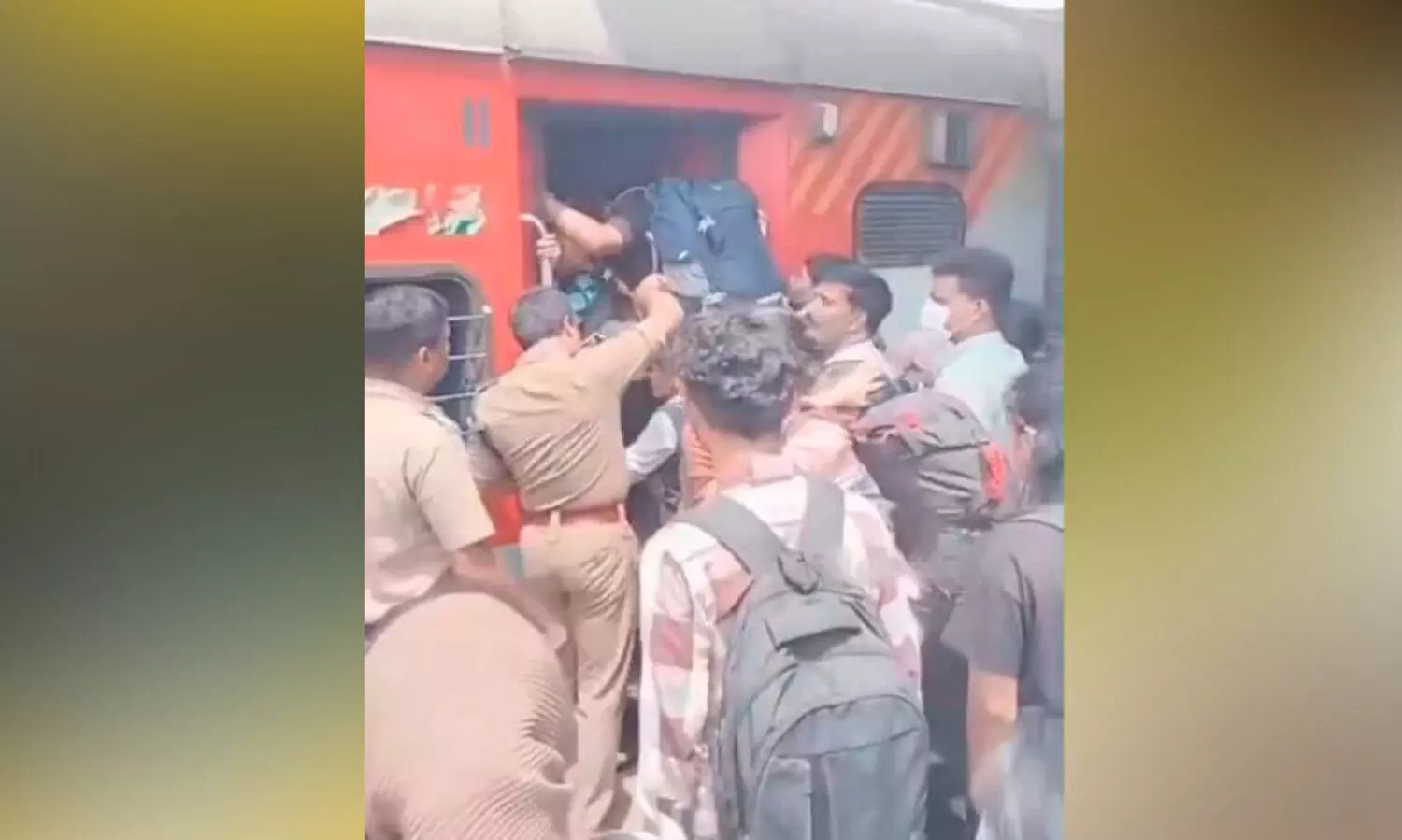 മാനേജർമാർ വരുന്നു, പോകുന്നു ട്രെയിൻ യാത്രാദുരിതം പഴയപടിതന്നെ