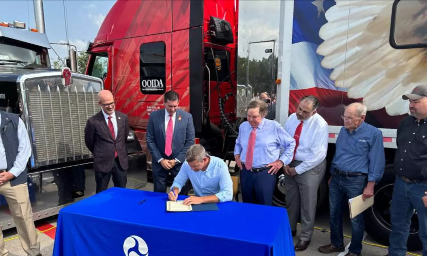 ‘ഇംഗ്ളീഷ് അറിയില്ലെങ്കിൽ വണ്ടിയോടിക്കണ്ട’ 7,200 വാണിജ്യ ട്രക്ക് ഡ്രൈവർമാരെ അയോഗ്യരാക്കി യു.എസ്