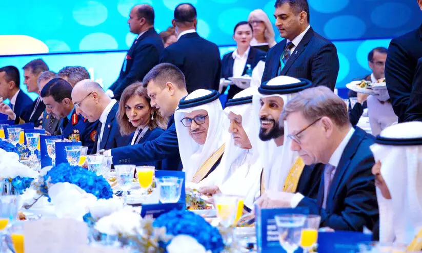 മനാമ ഡയലോഗ് 2025ന് തുടക്കം;ശൈഖ് നാസർ ഉദ്ഘാടനം ചെയ്തു മനാമ ഡയലോഗ് 2025ന് തുടക്കം;ശൈഖ് നാസർ ഉദ്ഘാടനം ചെയ്തു