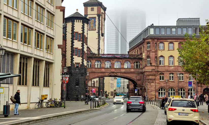 ഉയിർത്തുനിൽപിന്റെ നഗരം ഉയിർത്തുനിൽപിന്റെ നഗരം