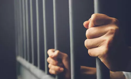 റി​യ​ല്‍ എ​സ്റ്റേ​റ്റ് ത​ട്ടി​പ്പ്; എ​ട്ടു​ല​ക്ഷം ദി​ര്‍ഹം ക​വ​ര്‍ന്ന അ​റ​ബ് പൗ​ര​ന്മാ​ര്‍ക്ക് ത​ട​വ്