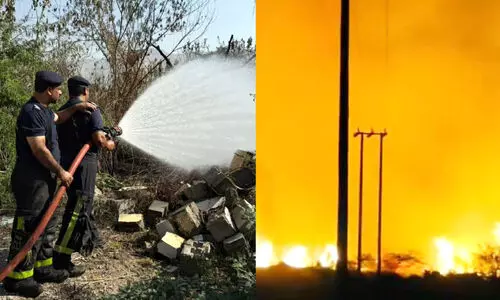 നി​സ്‍വ​യി​ലെ വാ​ദി അ​ൽ അ​ബ് യ​ദി​ൽ വ​ൻ തീ​പി​ടിത്തം